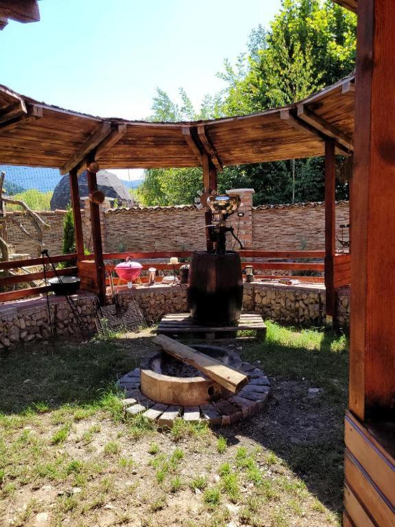 Casa Cu Mesteceni ริชนอฟ ภายนอก รูปภาพ
